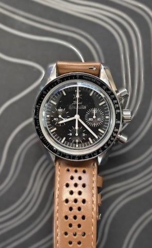 Chronograph on rally strap